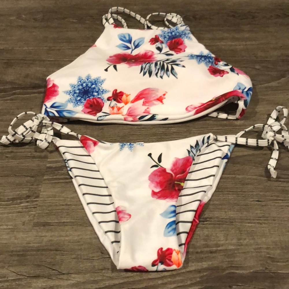 Cute reversible halter swim suit size small
